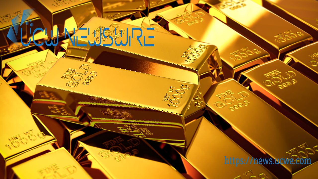 Gold Slips as U.S. Business Activity Gains Momentum Amid Dollar Weakness